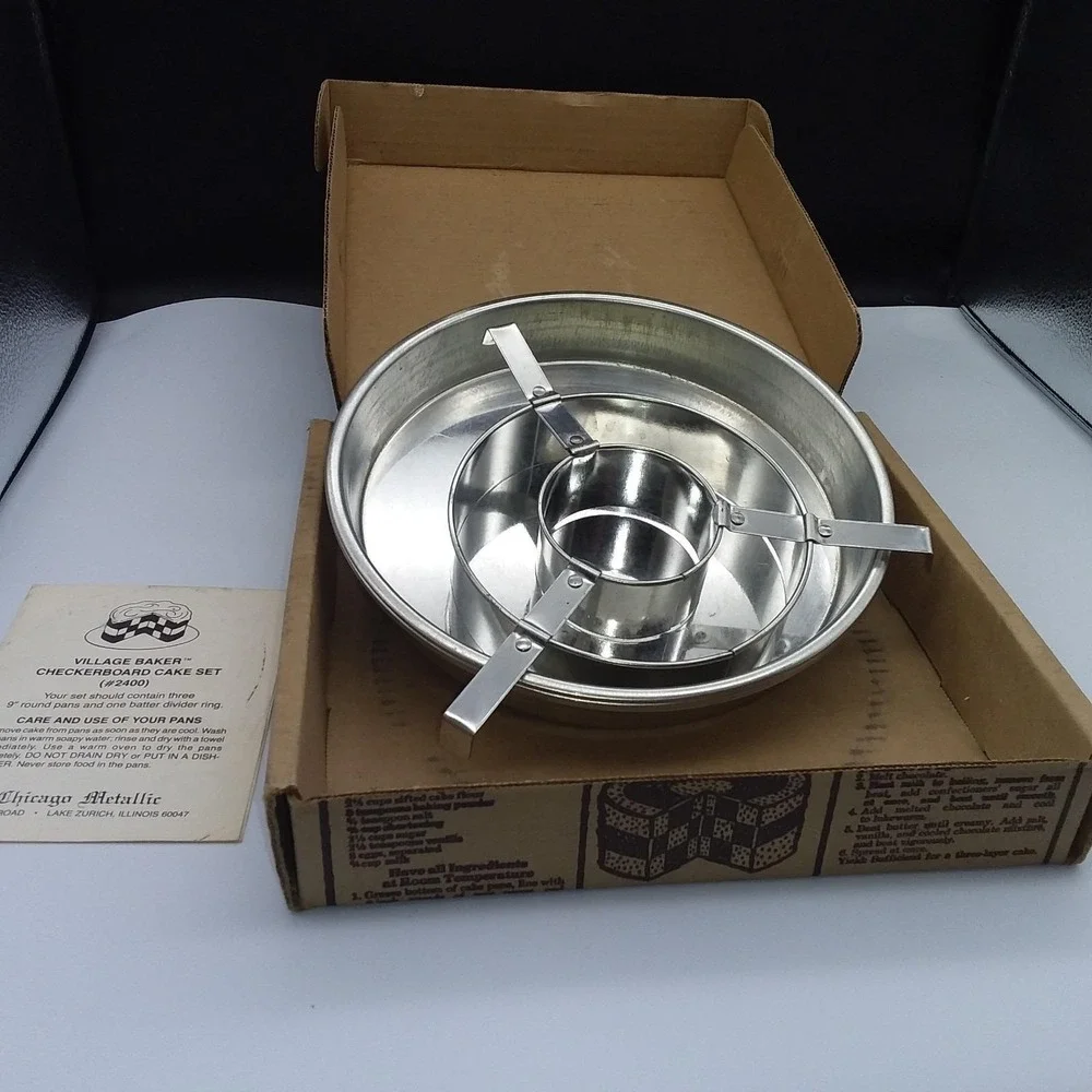 Vintage Chicago Metallic 'Checkerboard Cake Pan Set' In Original Box #2400